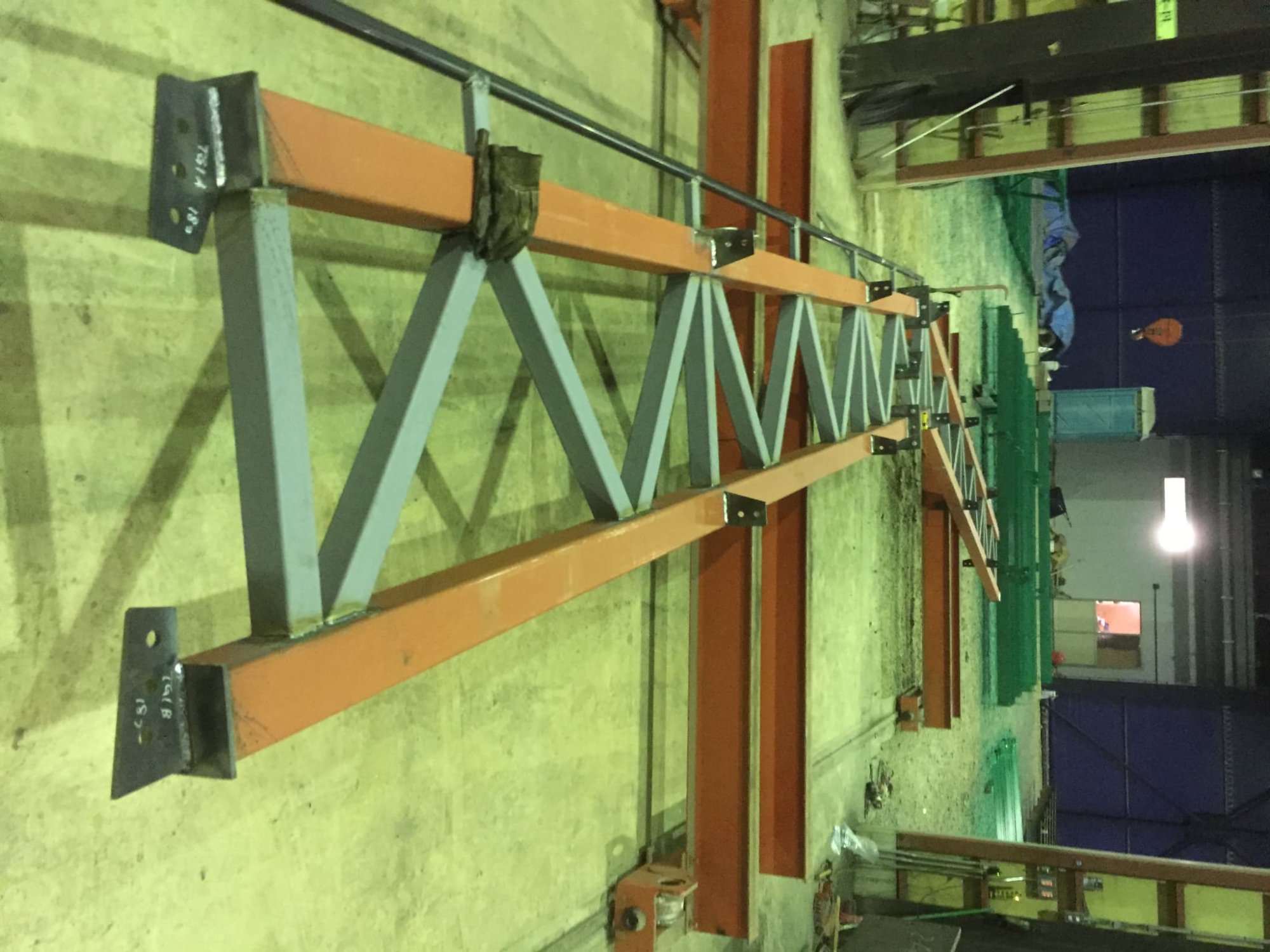 特殊ブラケット（錆止め塗装仕上）