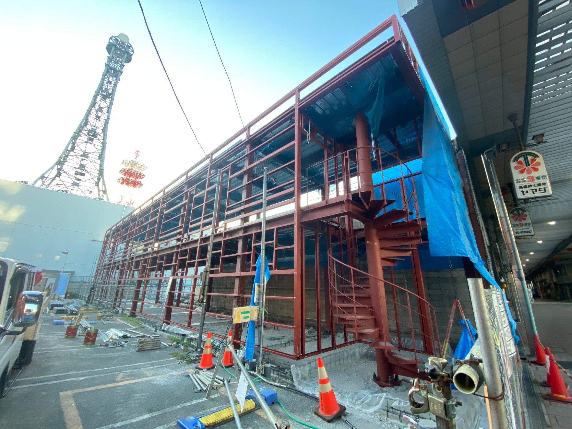 多層鉄骨フレームの建方