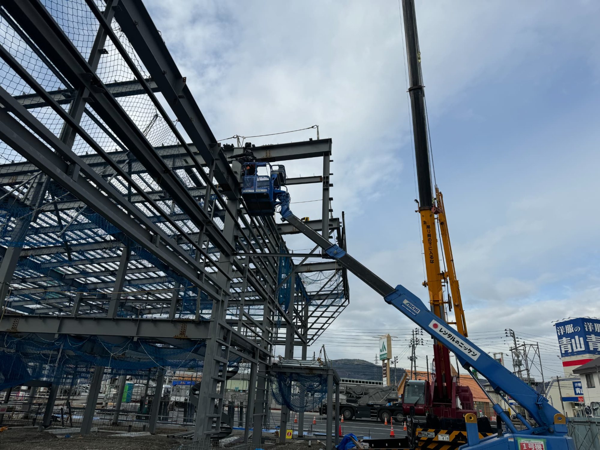 大型倉庫・工場の鉄骨建方