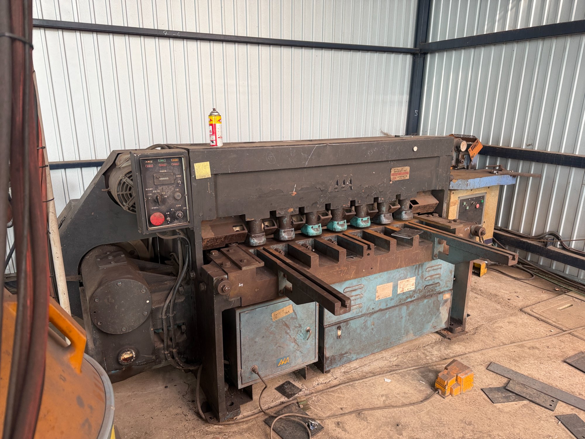 シャーリングマシン